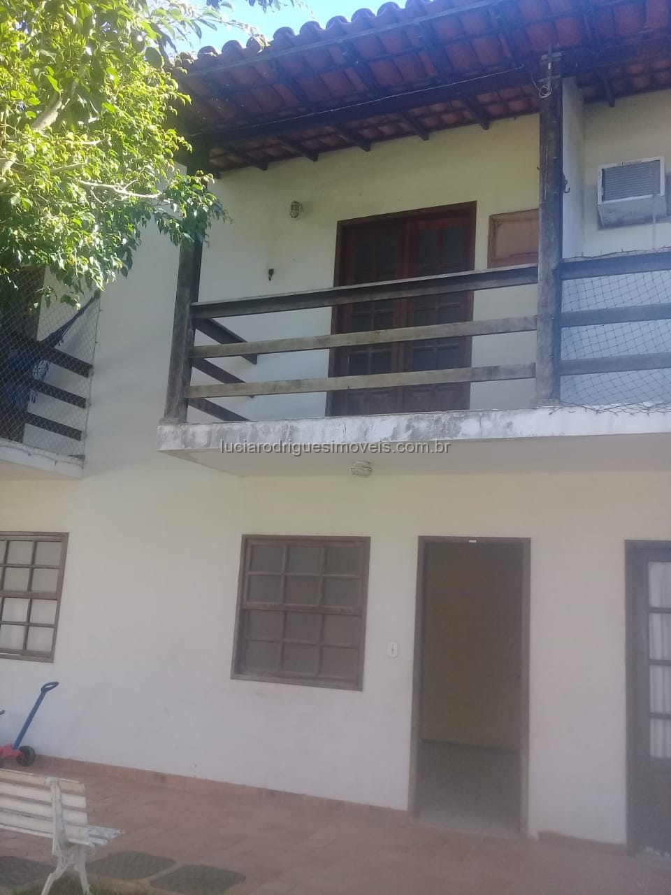 Casa duplex em condomínio – Palmeiras – Cabo Frio